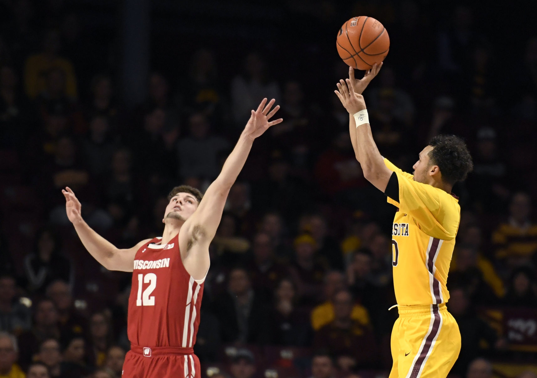 Golden Gophers 70, Badgers 52